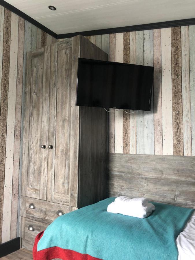 Unique Tribeca With Great Views Бембридж Екстериор снимка